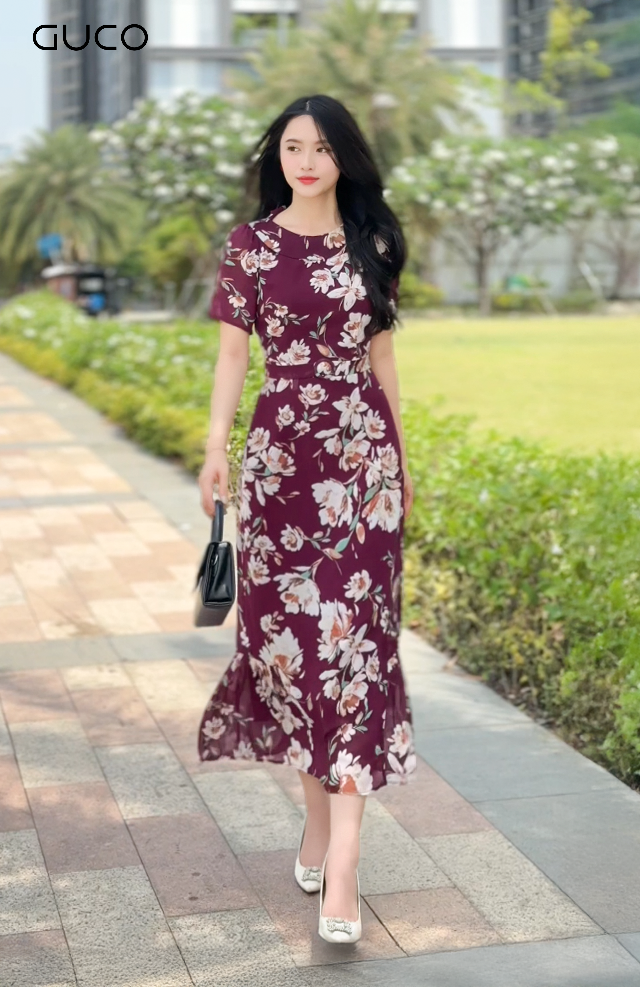 Đầm Hoa Trắng Cổ Sen Đuôi Cá - Đỏ 4877