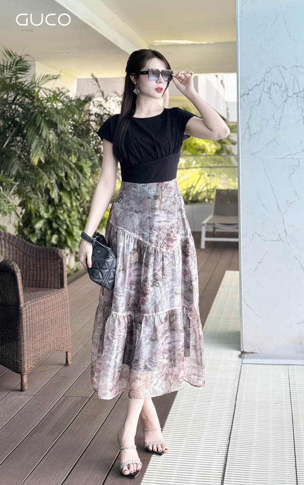 Đầm Hoa Phối Cổ Tròn Tùng Nhún - Đen 4828