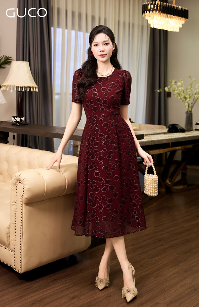 Đầm Xòe Hoa Cổ Tròn Ngắn Tay Dáng Dài - Đỏ - 5003