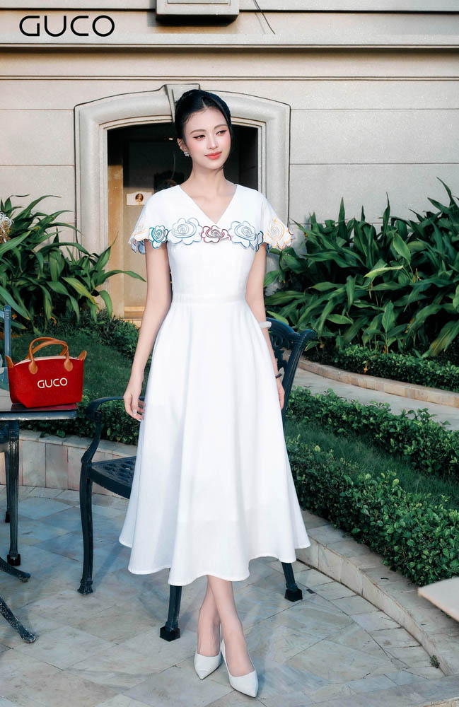 Đầm Midi Trắng Thêu Hoa Đa Sắc - 5149